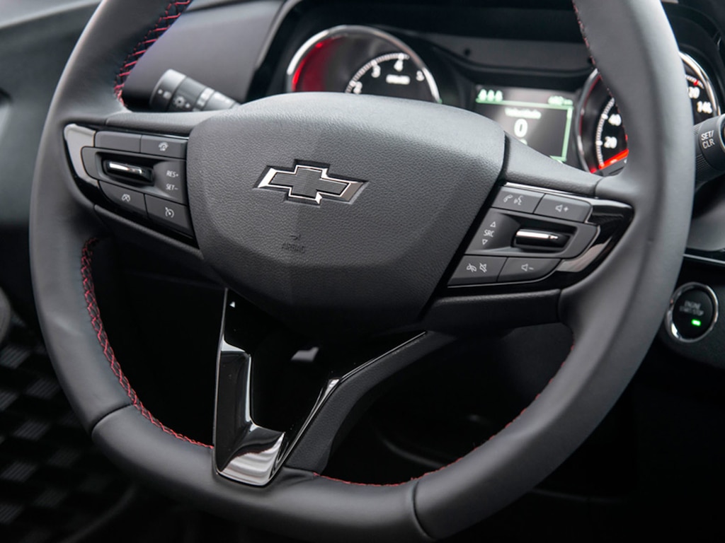 Volante esportivo com revestimento premium da picape Chevrolet Montana RS